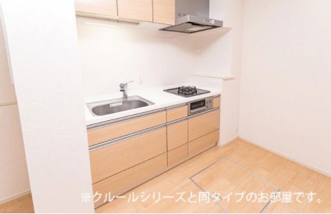 ＪＲ総武線 千葉駅 バス乗車時間：16分 最寄りバス停で下車 徒歩3分 2階建 築6年のキッチン写真