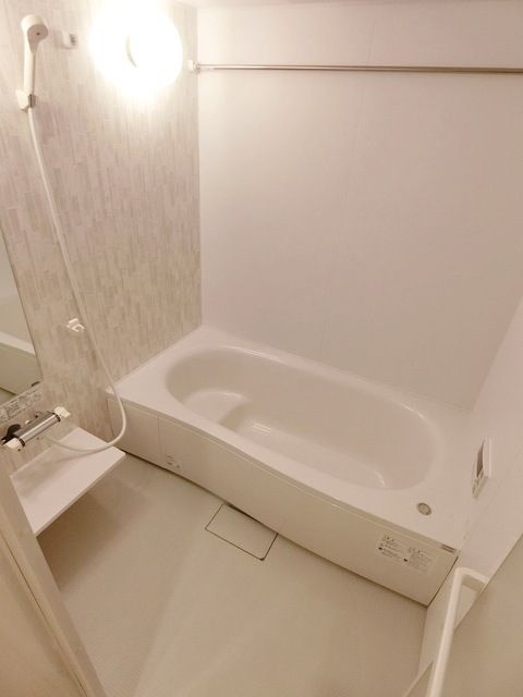 バス・シャワールーム　ゆったりとしたバス