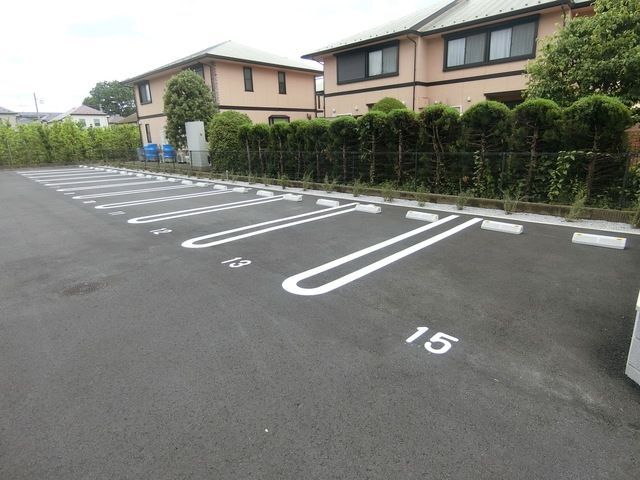 駐車場　敷地内駐車場