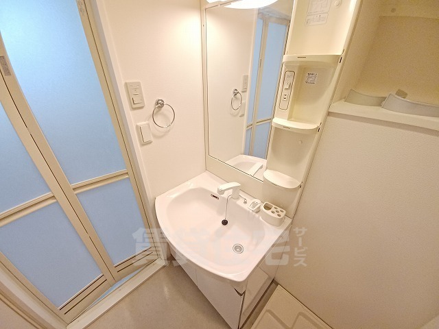 洗面設備　同マンション別間取り写真