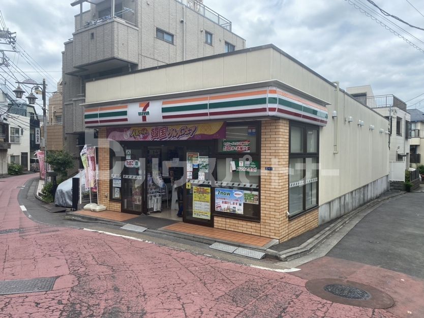 コンビニ　セブンイレブン北区滝野川2丁目店（コンビニ）まで240m