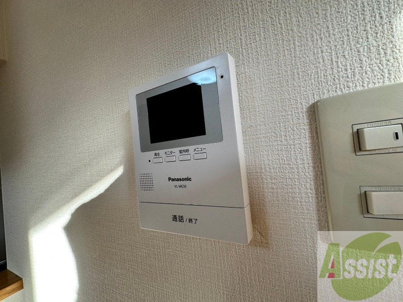 セキュリティ　ＴＶモニター付インターホンです。来客者の顔が見えるので安心！