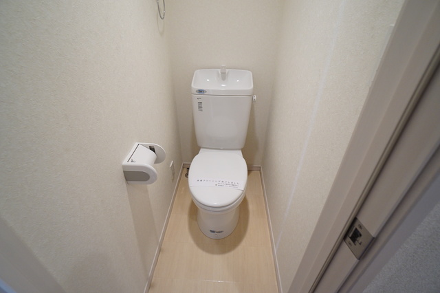 トイレ　参考写真です。間取りが異なります。