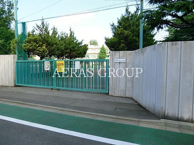 小学校　北区立滝野川第五小学校（小学校）まで849m