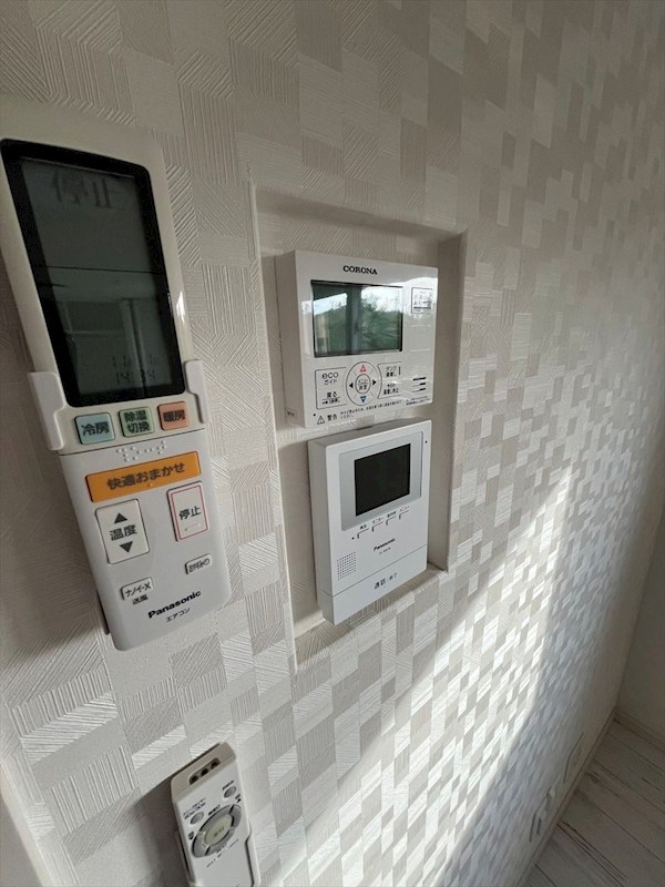 その他設備　モニターホン＆給湯リモコン