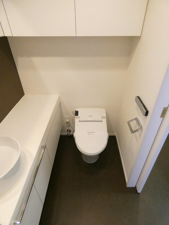 トイレ　※反転タイプの写真を使用しています。