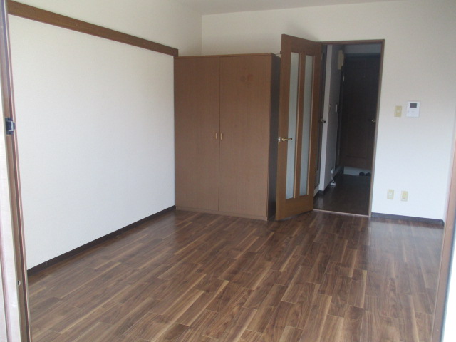 浜松市中央区 5階建 築26年の居間写真