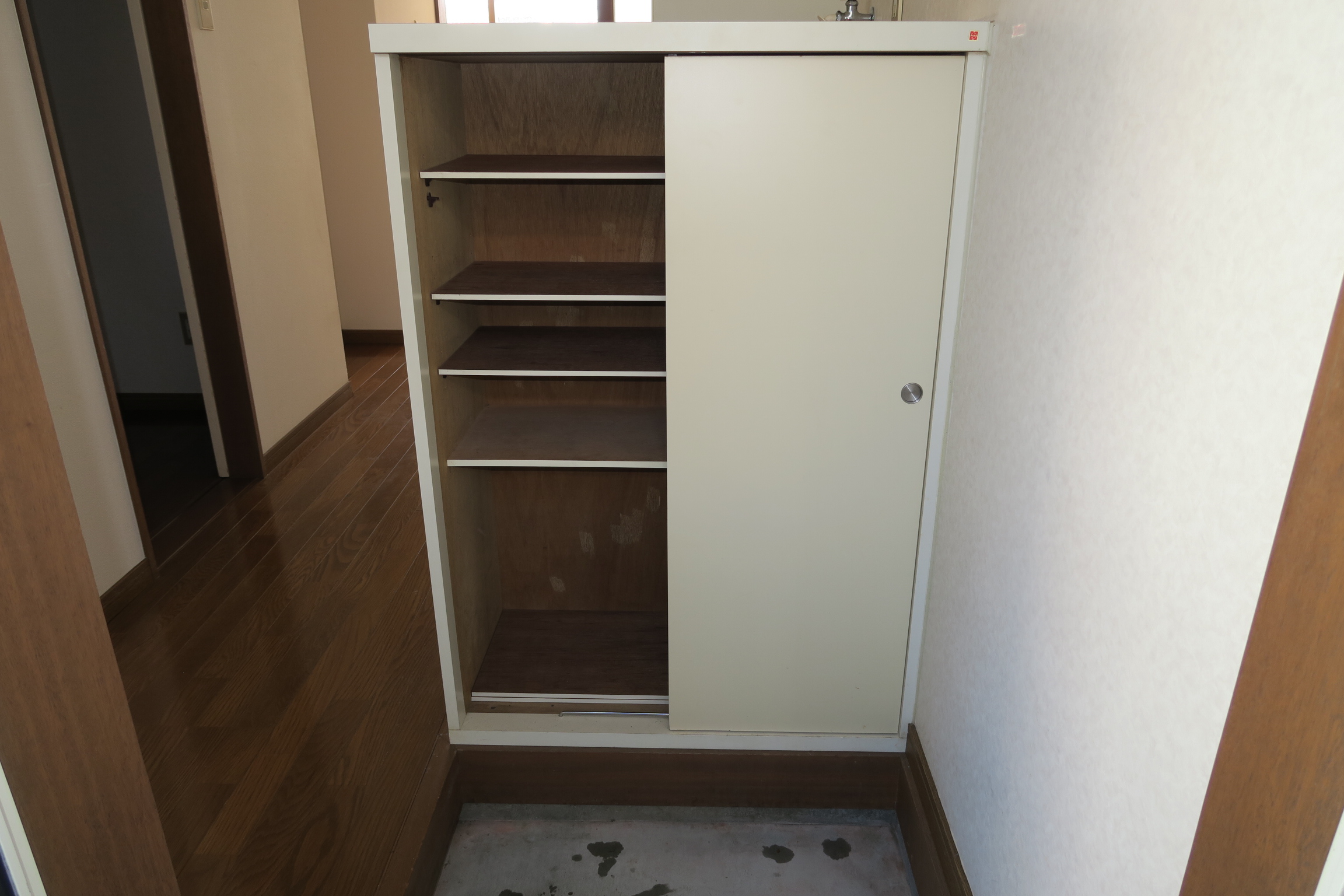 玄関　下駄箱付