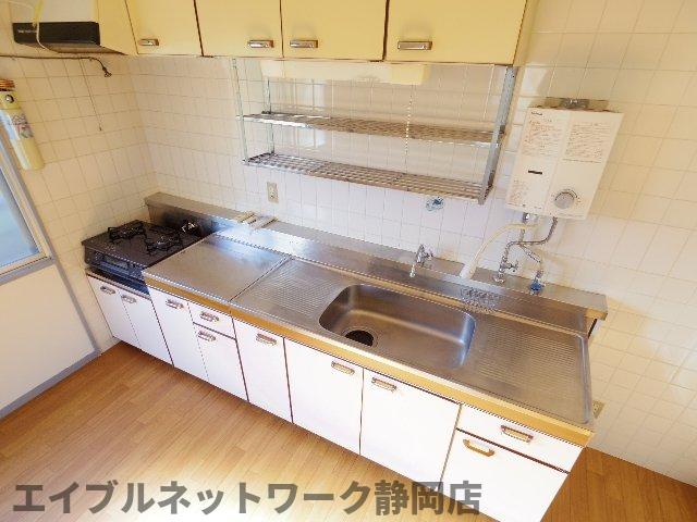 【静岡市葵区川合のマンションのキッチン】