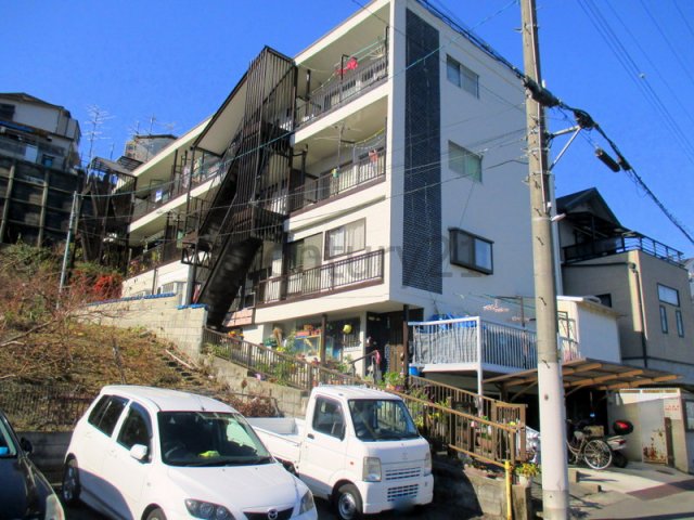 兵庫県川西市南花屋敷２（マンション）の賃貸物件の外観