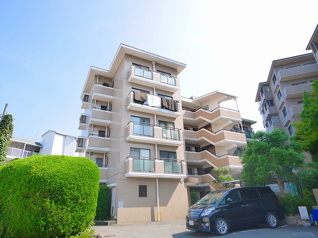 建物外観　外観は落ち着いています