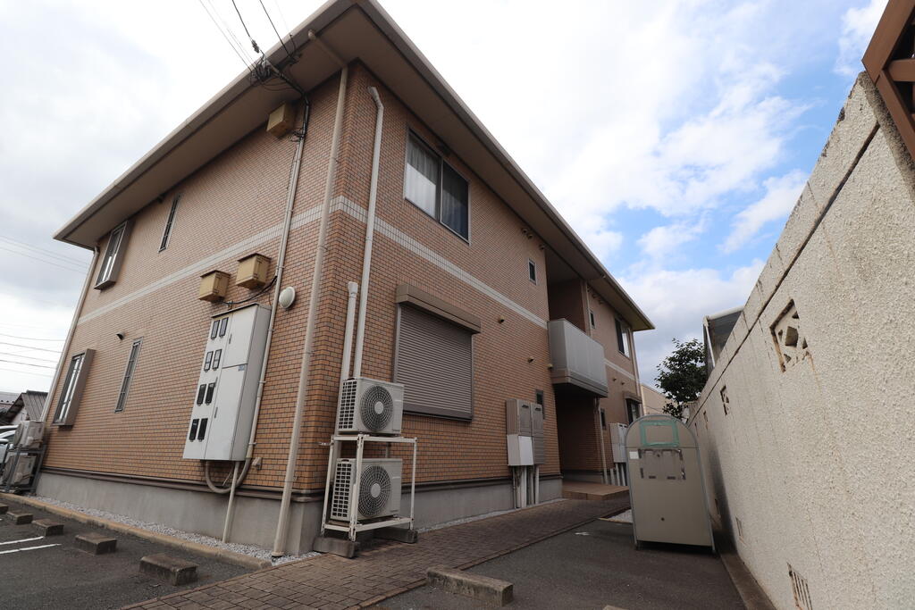 建物外観　陽当たりが良い２階建てアパートです！