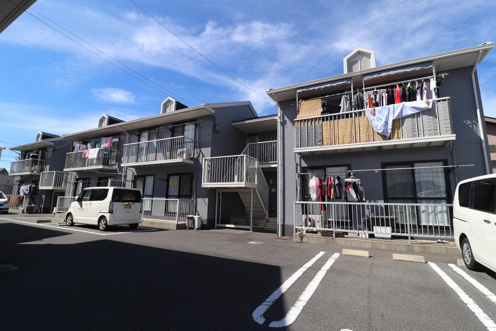 建物外観　2階建てアパートです！