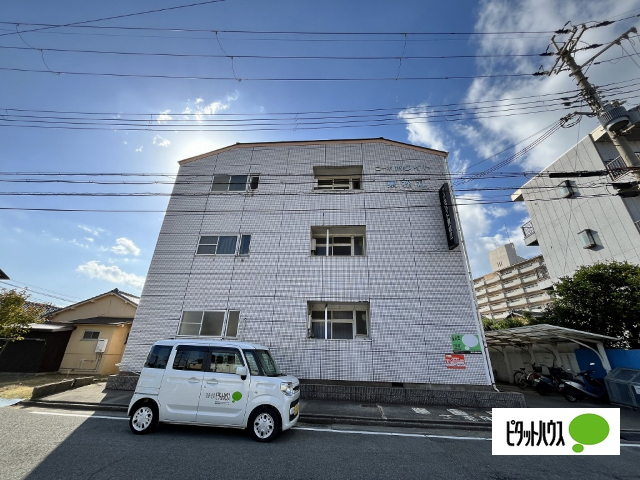 コーポホワイト東松江の建物外観