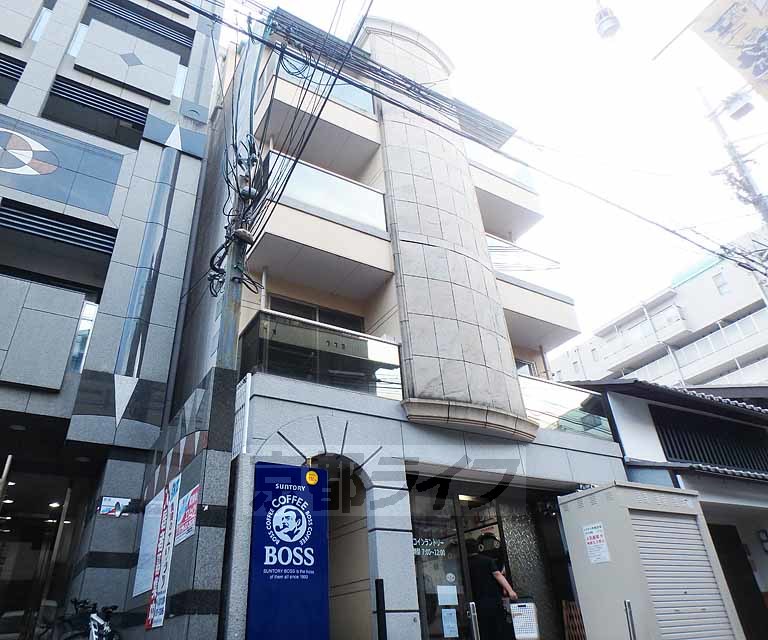 京都市下京区藪下町のマンションの建物外観