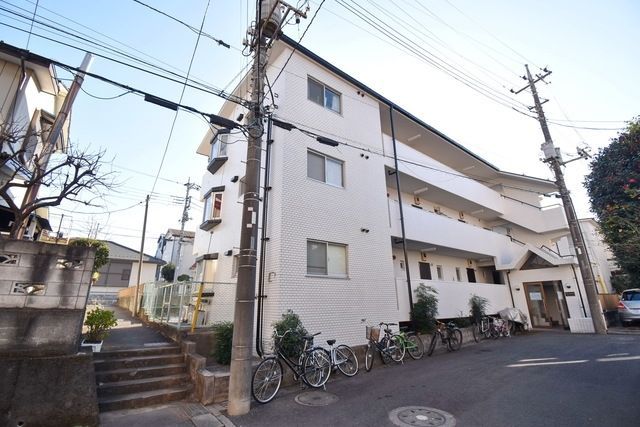 狭山市入間川のマンションの建物外観