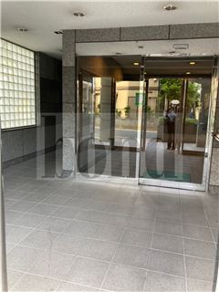 【さいたま市北区奈良町のマンションのエントランス】