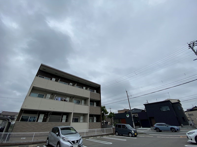 姫路市飯田のアパートの建物外観