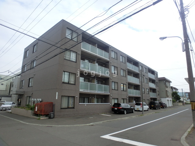 札幌市西区西町南のマンションの建物外観