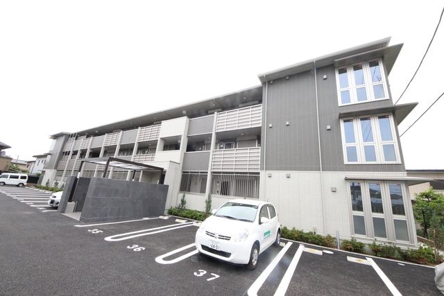 【クラヴィーア船橋三山の建物外観】