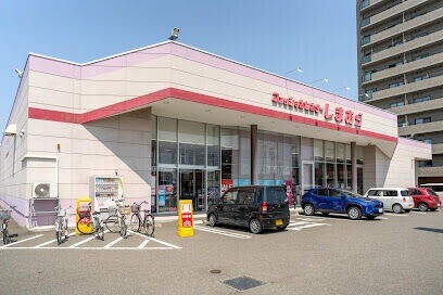 【札幌市東区北四十一条東のマンションのショッピングセンター】