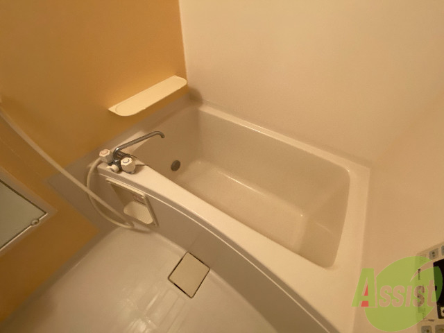 バス・シャワールーム　追い焚き機能が付いているのでいつでも温かいお風呂に入れますよ