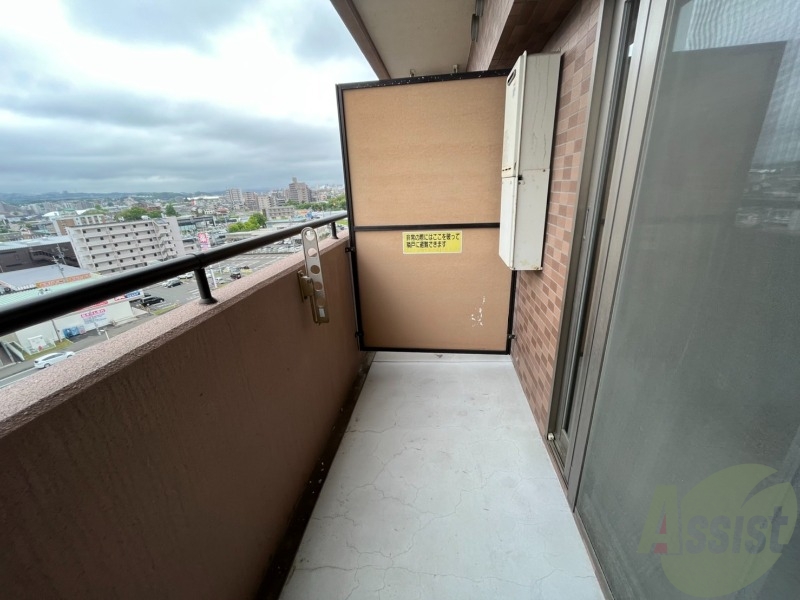 バルコニー　こちらのバルコニーで、洗濯物干しもバッチリです。