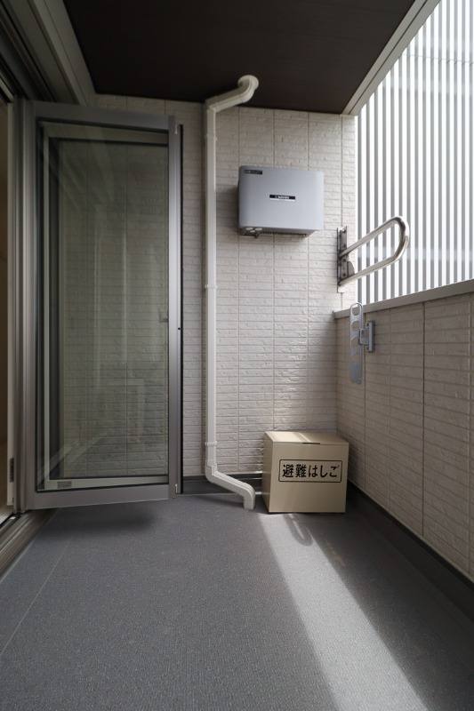 バルコニー　図面と現状に相違がある場合には現状を優先