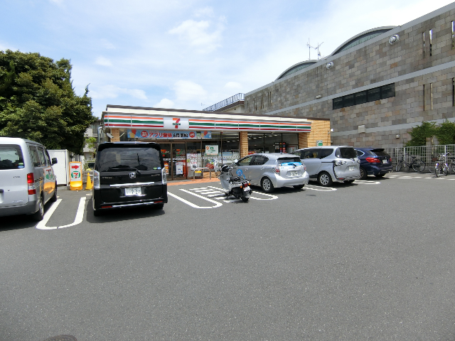 コンビニ　セブンイレブン川口芝２丁目店（コンビニ）まで598m