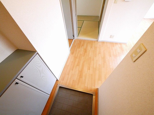 玄関　落ち着いた玄関です