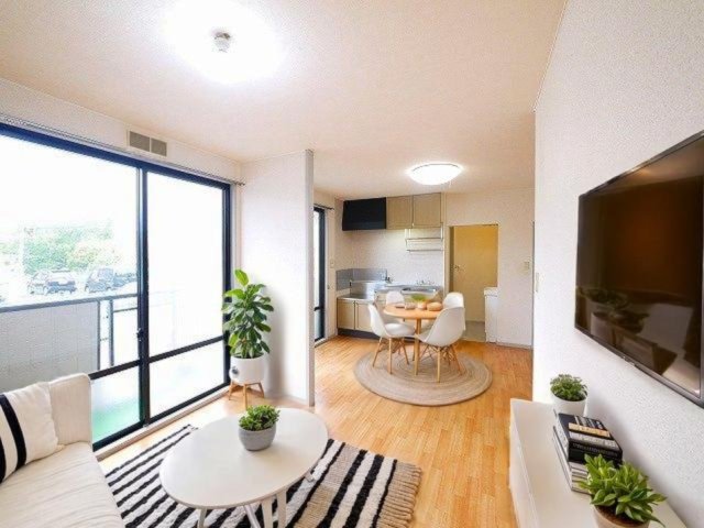 居室・リビング　CGで家具等を配置したもので家具等は含まれません