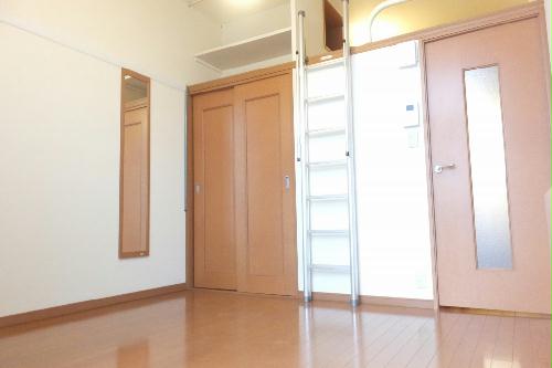 居室・リビング　ロフト付きのお部屋です。