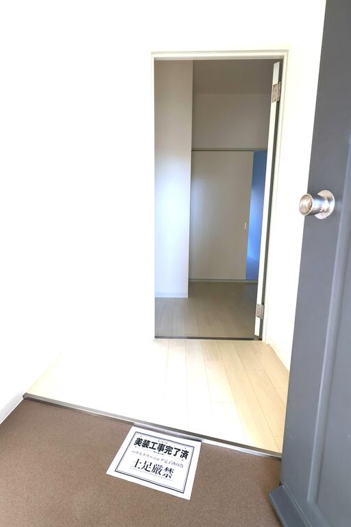 !イオン近く生活便利な広々RCマンション10分の玄関写真
