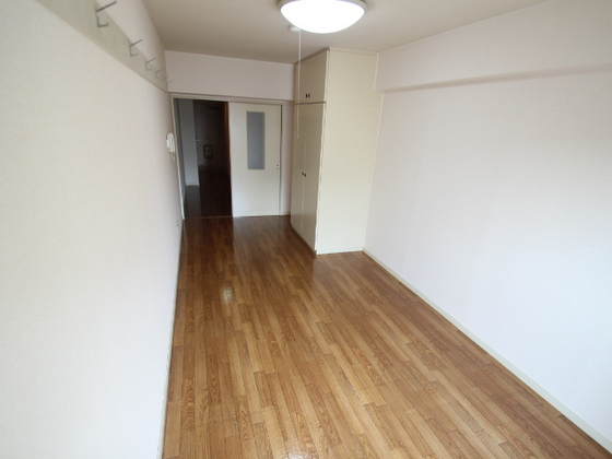 居室・リビング　※別号室の写真です