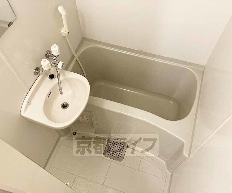 バス・シャワールーム　お風呂です・