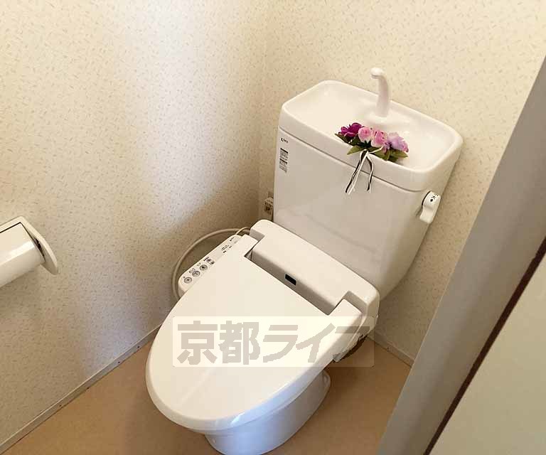 トイレ　ウォシュレット付きのトイレです・