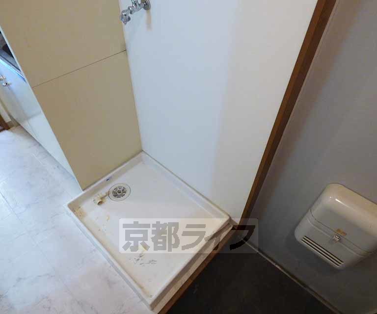 その他設備　室内に洗濯機置けます。