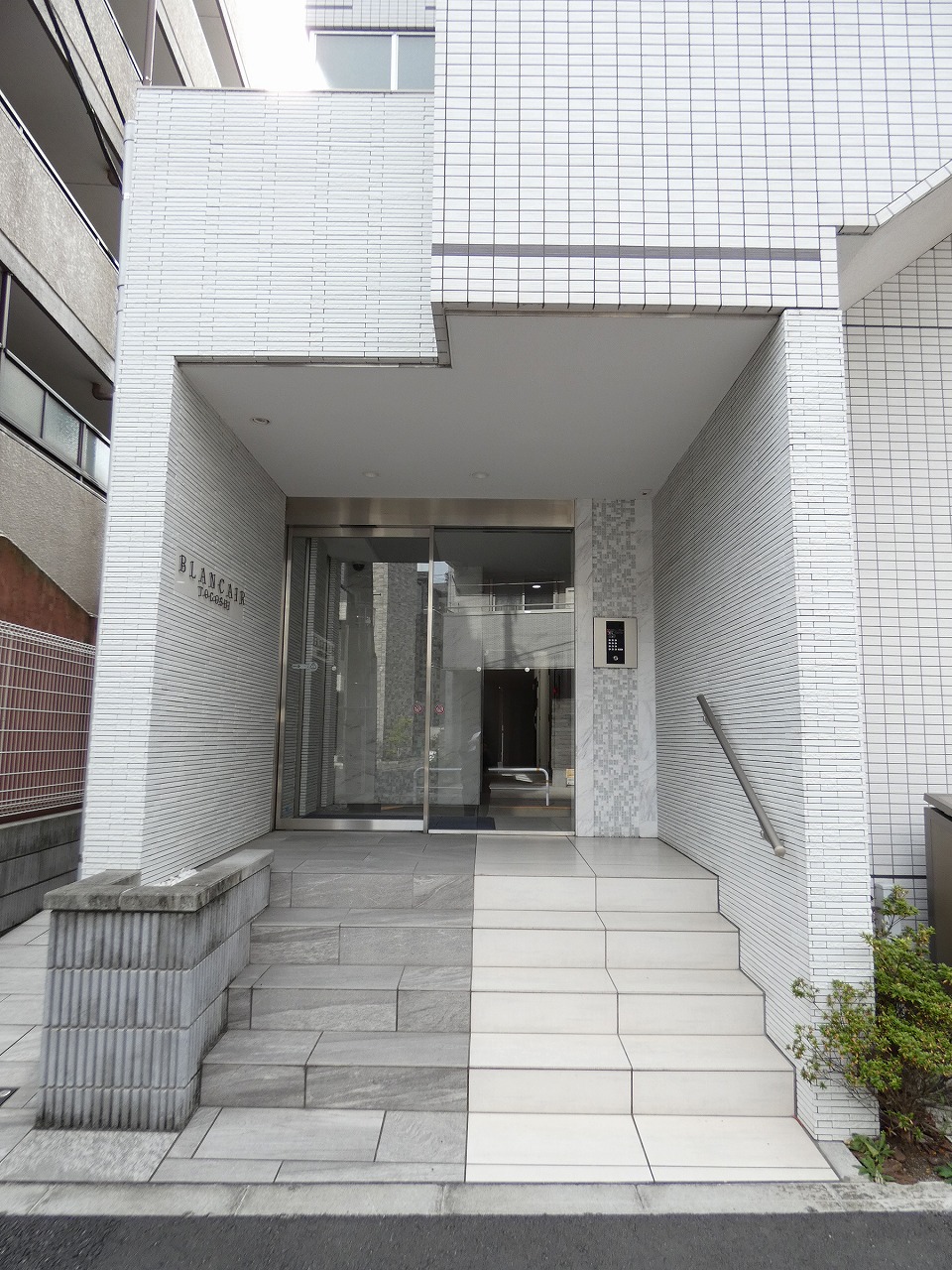 エントランス　エントランス