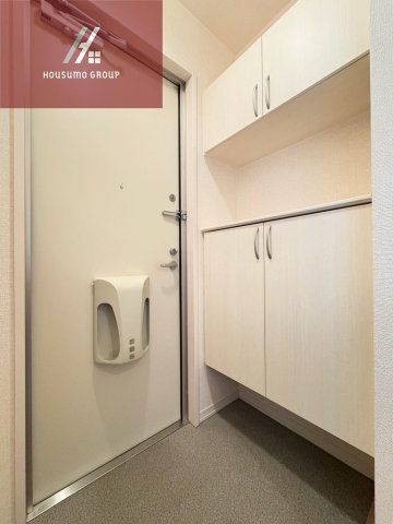 玄関　収納もある玄関です