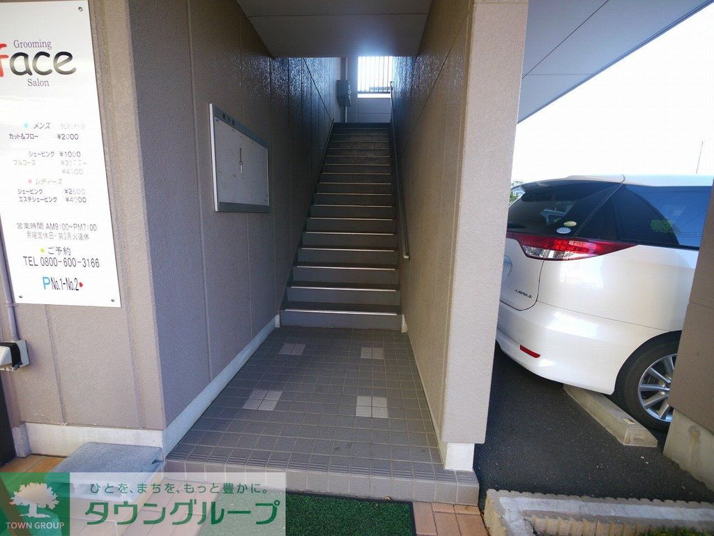 エントランス　駐車場