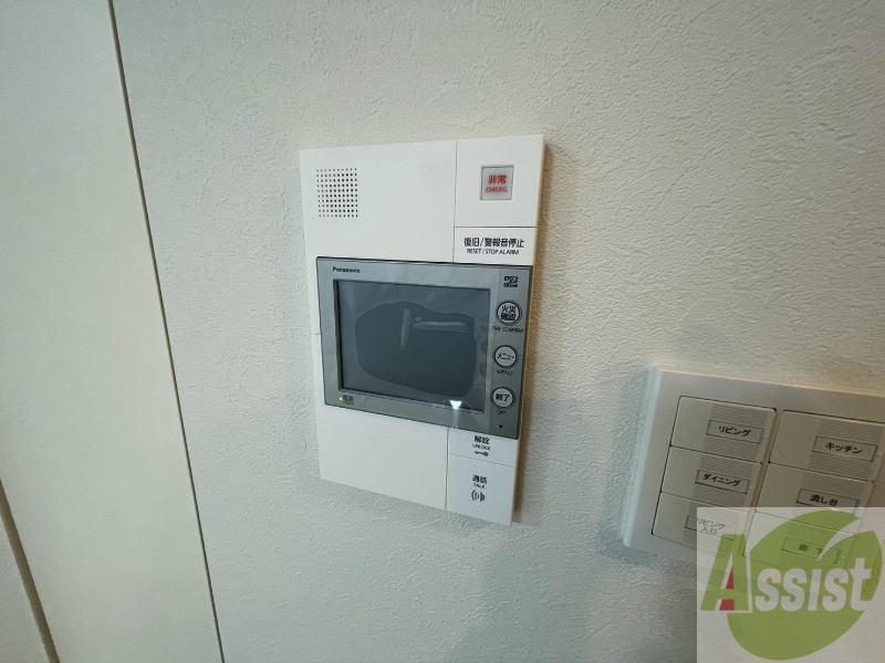 セキュリティ　ＴＶモニター付インターホンです。来客者の顔が見えるので安心！