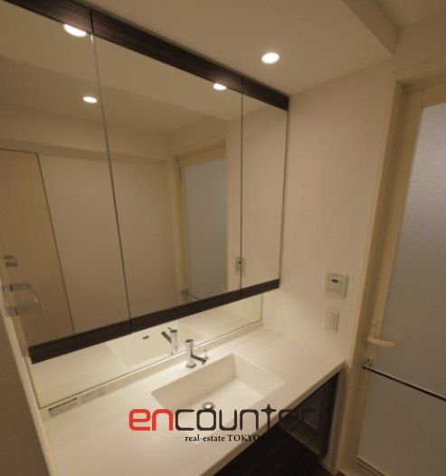 洗面設備　※同マンション別室参考写真