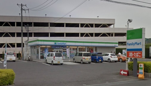 コンビニ　ファミリーマート（コンビニ）まで427m