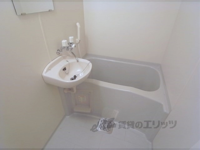 バス・シャワールーム　バス