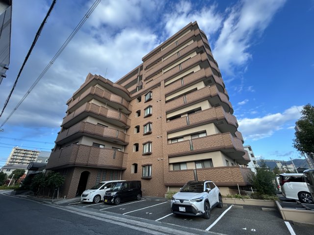 建物外観　落ち着いた雰囲気の外観です