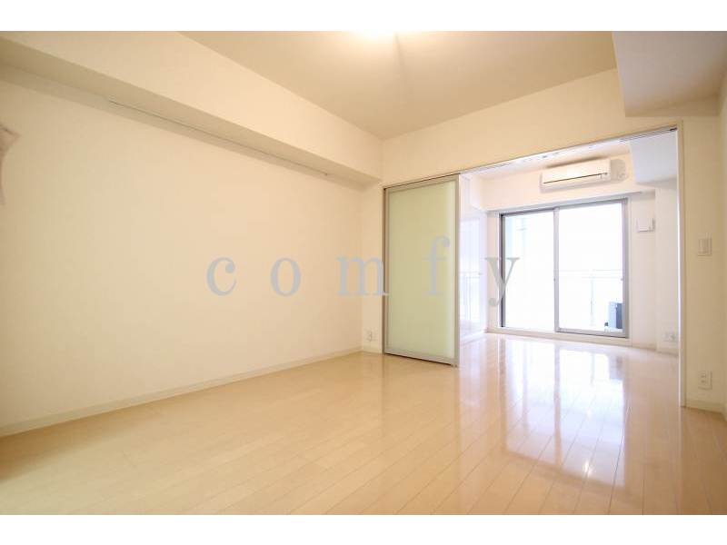 居室・リビング　明るいリビング