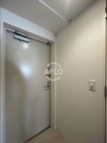 玄関　セレニテフラン新大阪　玄関