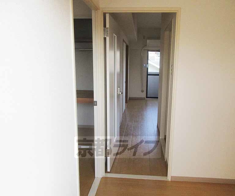 その他部屋・スペース　開放感のある廊下です。