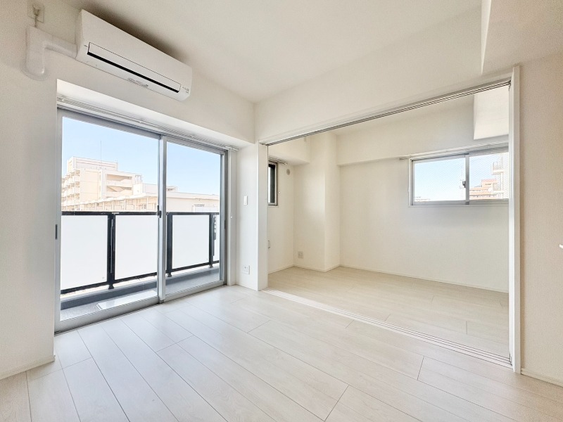 居室・リビング　白基調のリビング♪