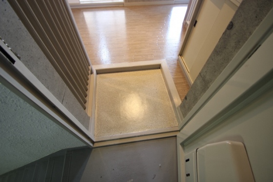 玄関　※別号室の写真です